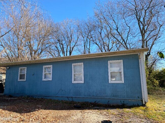 Building Photo - 2 br, 1 bath House - 916 S. Clifton Ave B ...