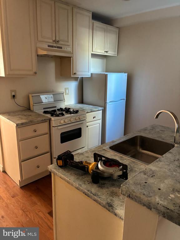 Building Photo - 411 McKean St