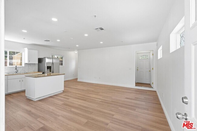 Building Photo - 12311 Bradford Pl