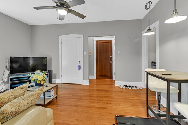 Building Photo - 5454 S Cornell Ave