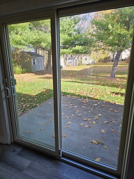 Building Photo - 17 Troy Ln