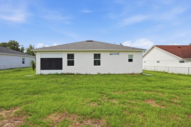 Building Photo - 5574 SW 128th Pl