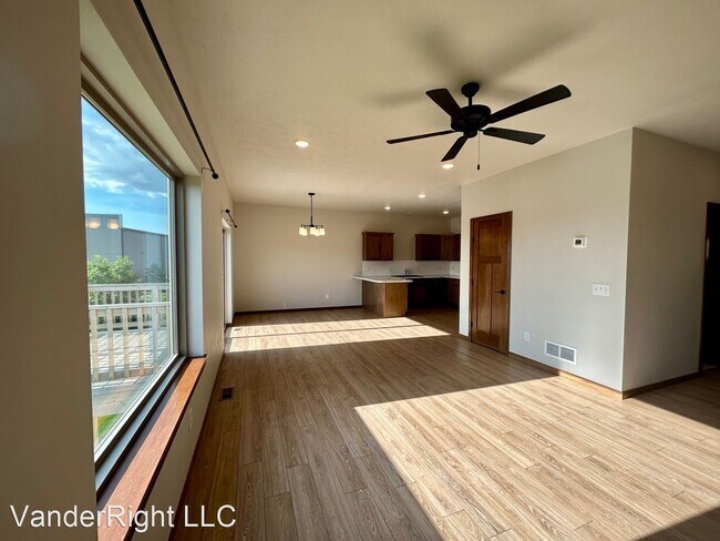 Building Photo - 4 br, 3.5 bath House - 3701 E Siasconset Pl