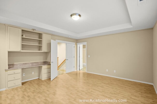 Building Photo - Beautiful 3 Bedroom | 3.5 Bathroom | Single Family Home | Large Bonus Room | Located In Quiet Ore...