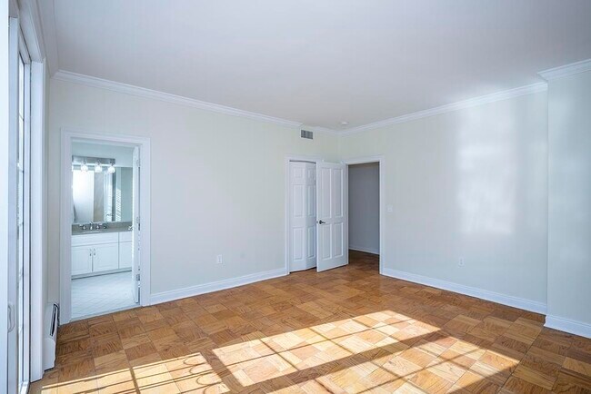 Building Photo - 109 Shearwater Ct E
