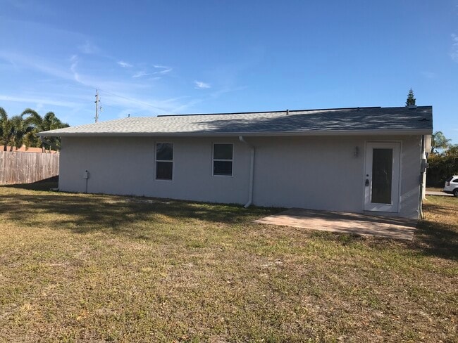 Building Photo - 680 Forest Hill Ln NW