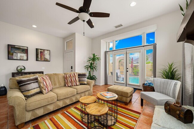 Building Photo - 53845 Avenida Alvarado