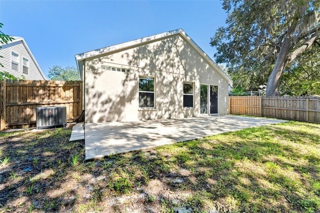 Building Photo - 15016 Deer Meadow Dr