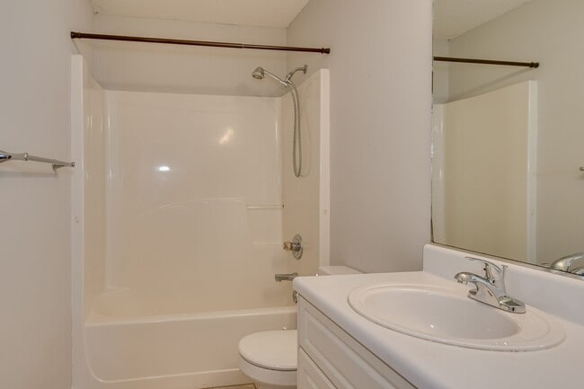 Building Photo - 2019 Hopetown Dr