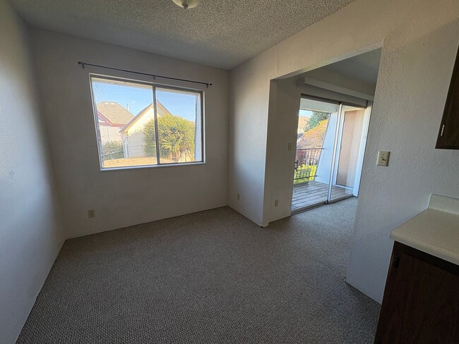 Building Photo - 15th St