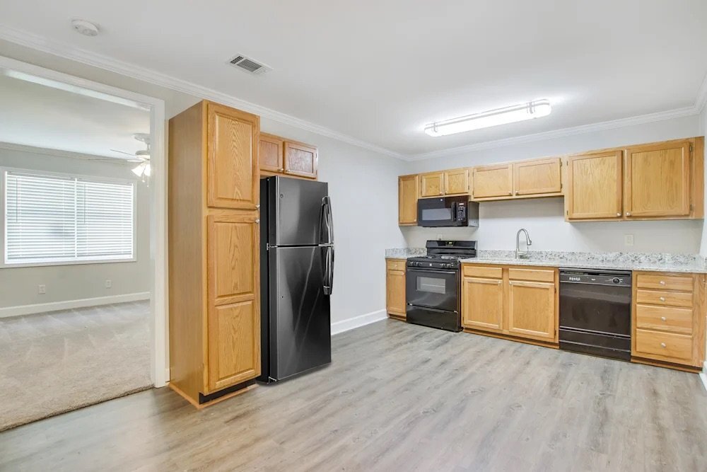 Building Photo - 3551 Meadowview Dr
