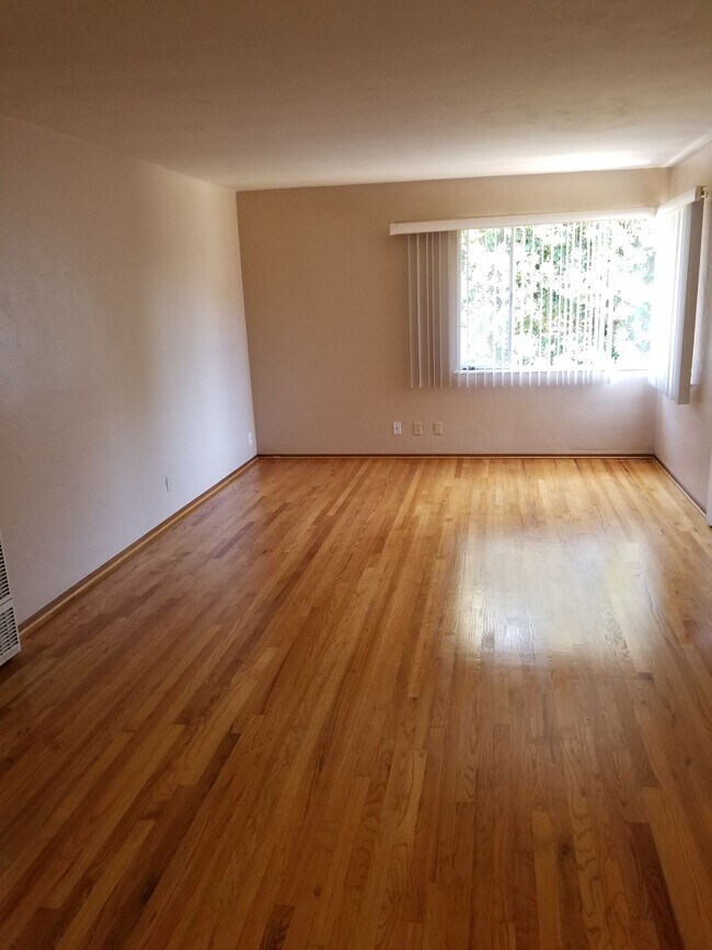 Building Photo - 1465 Homestead Rd