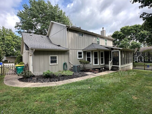 Building Photo - 8022 Hall St