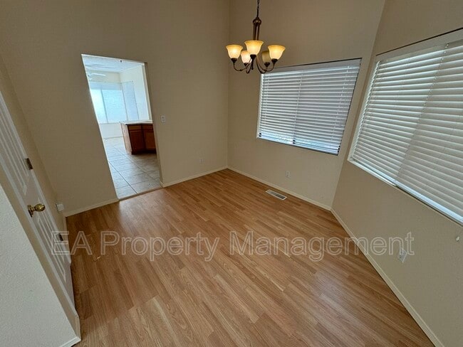 Building Photo - 7576 Keystone Dr NE