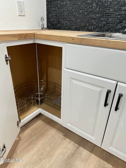 Building Photo - 27 McElwain Ave