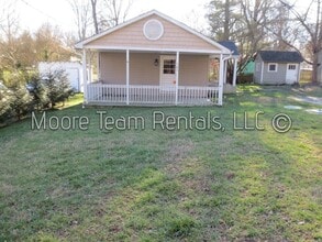 Building Photo - One Bedroom House with Big Flat Yard Near ...