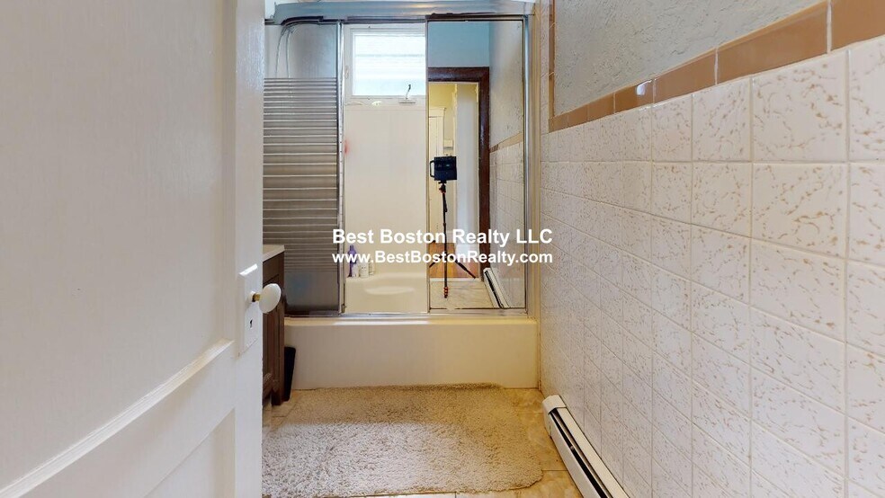 Building Photo - 38 Sterling St