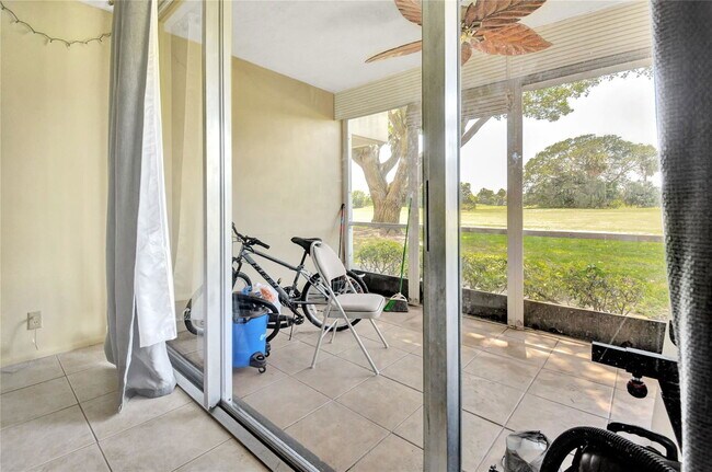Building Photo - 2671 S Course Dr