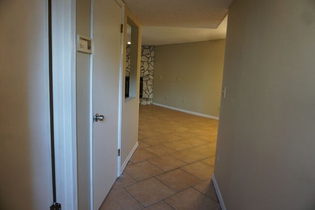 Building Photo - 3 bedroom townhome in Arlington