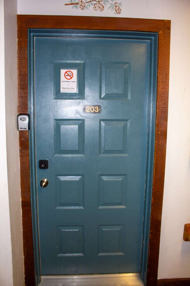 Building Photo - 2 Bedroom, 2 Bathroom Rental in Buffalo Ridge, All Utilities Included!