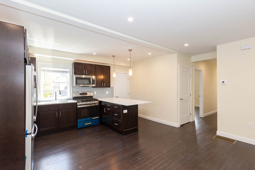 Building Photo - 59 Catherine St