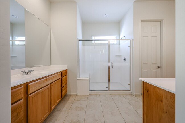 Building Photo - 4 Bedroom Home in Asante Community