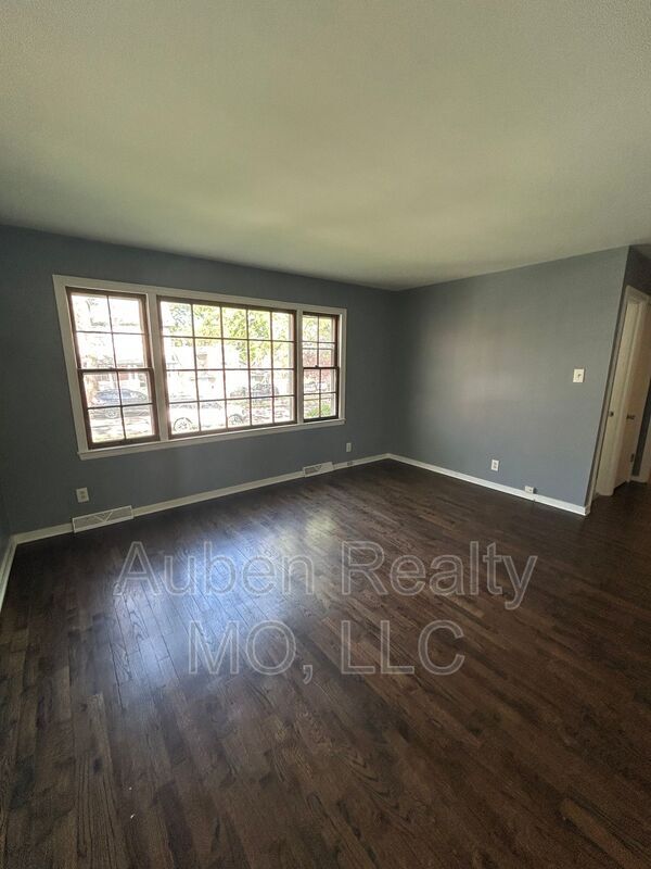 Building Photo - 3823 Bell St