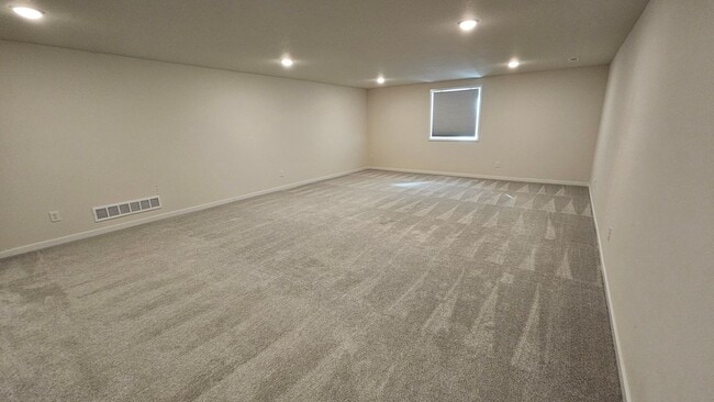 Building Photo - Stunning 4-Bedroom Home in Beautiful Waukee Neighborhood!