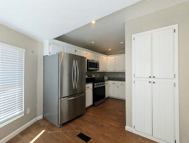 Building Photo - Spacious Home Near Tinker AFB with Storm Shelter & Wood Privacy Fence!