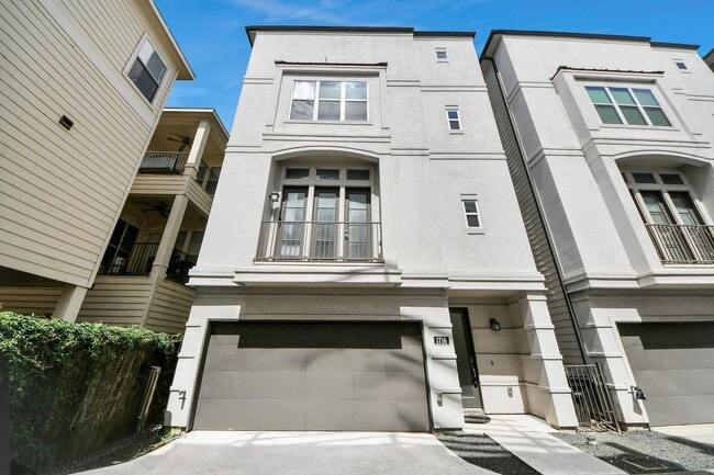 Building Photo - 1716 Stuart St