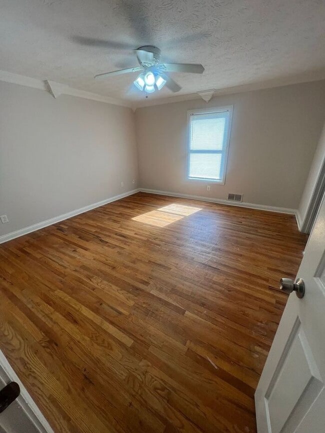 Building Photo - READY NOW!!! 2 bedroom townhouse available in Lawrenceville!