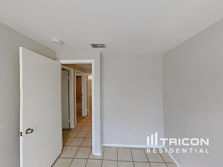 Building Photo - 1243 Piney Branch Cir