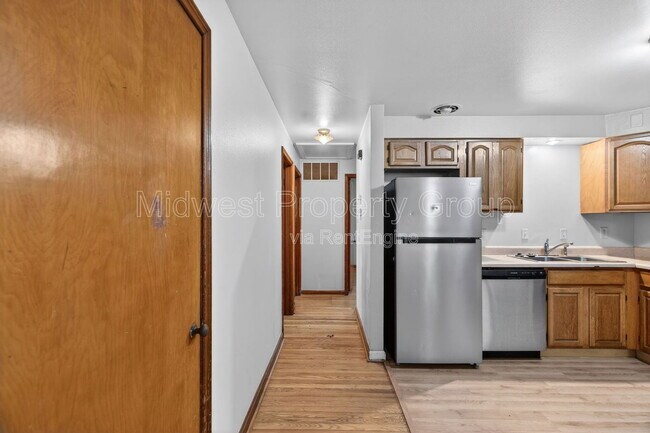 Building Photo - 1015 Avant Dr