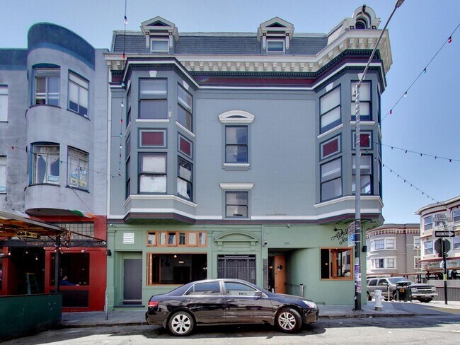 Building Photo - 1367 Grant Ave