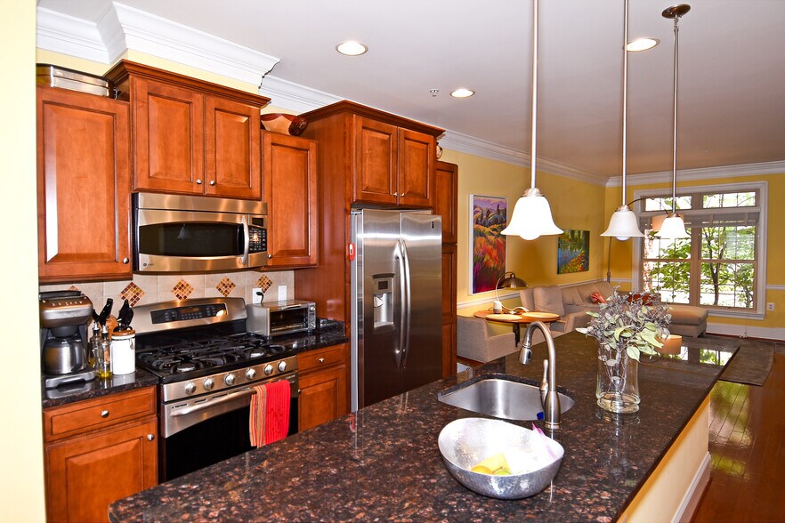 2nd floor - The paint has been updated to a beige color - 451 N George Mason Dr