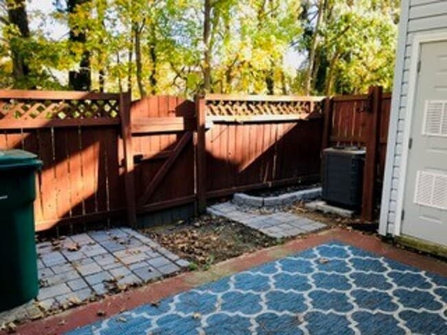 Building Photo - 409 Wrought Iron Bend