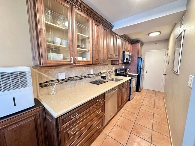 Building Photo - Furnished Studio for Rent in the iconic oceanfront Decoplage Condominium: where the ocean meets L...