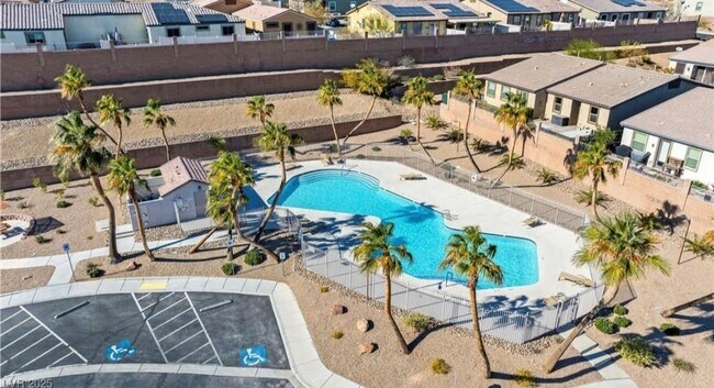 Building Photo - BEAUTIFUL 2 Bedroom 2 Bath Home
