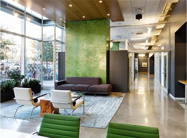 Building Photo - 420 W 3rd St