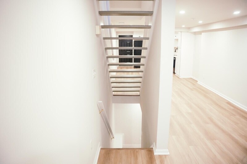 Building Photo - 916 W Lombard St