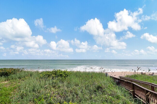 Building Photo - 3870 N Hwy A1A