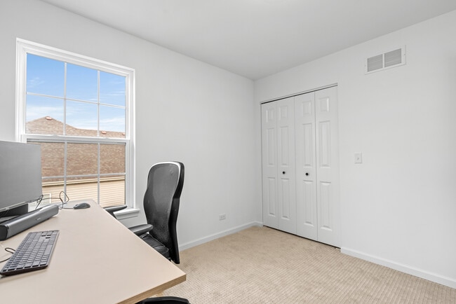 Building Photo - 160 Valencia Pkwy