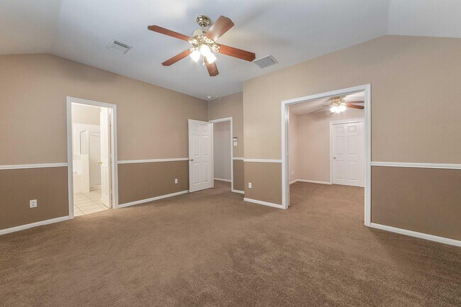 Building Photo - 5601 Lomita Verde Cir