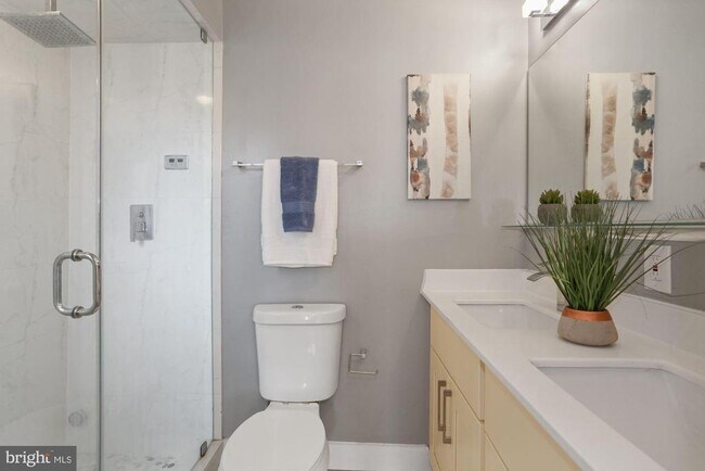 Building Photo - 43 Hanover Pl NW