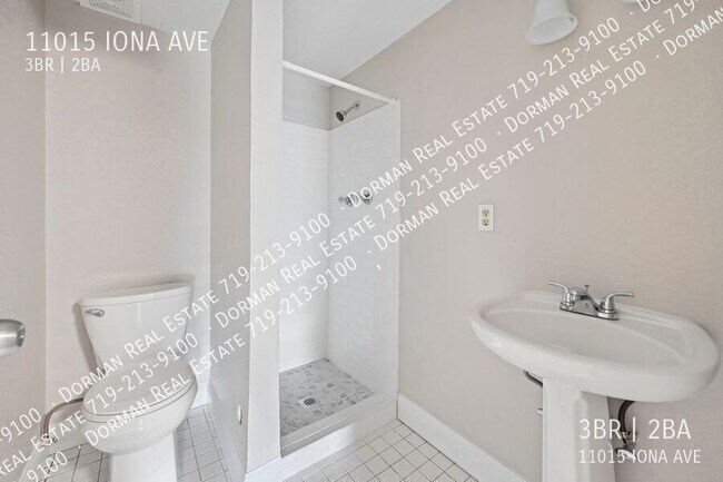 Building Photo - 11015 Iona Ave