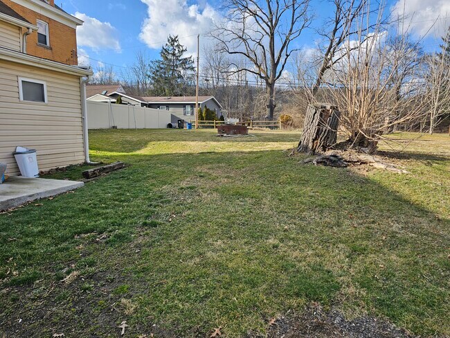 Building Photo - 70 Noblestown Rd