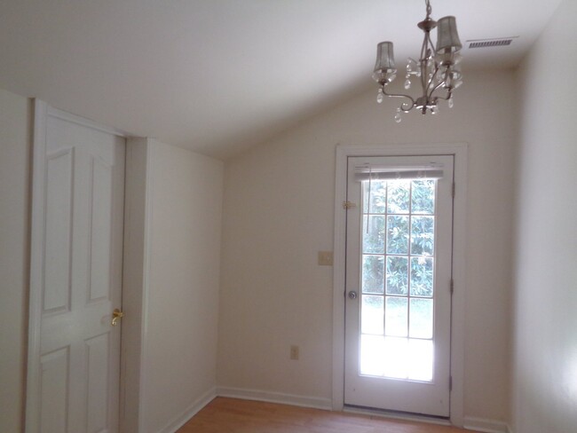 Building Photo - 254 Rogers Dr