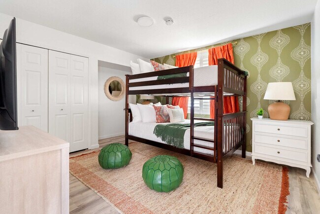 Building Photo - 6235 E Thunderbird Rd