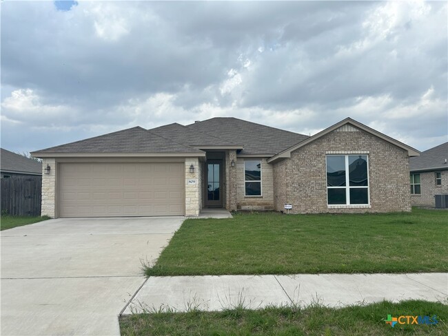 Primary Photo - 809 Holliday Dr