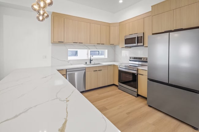 Building Photo - 11010 Hortense St